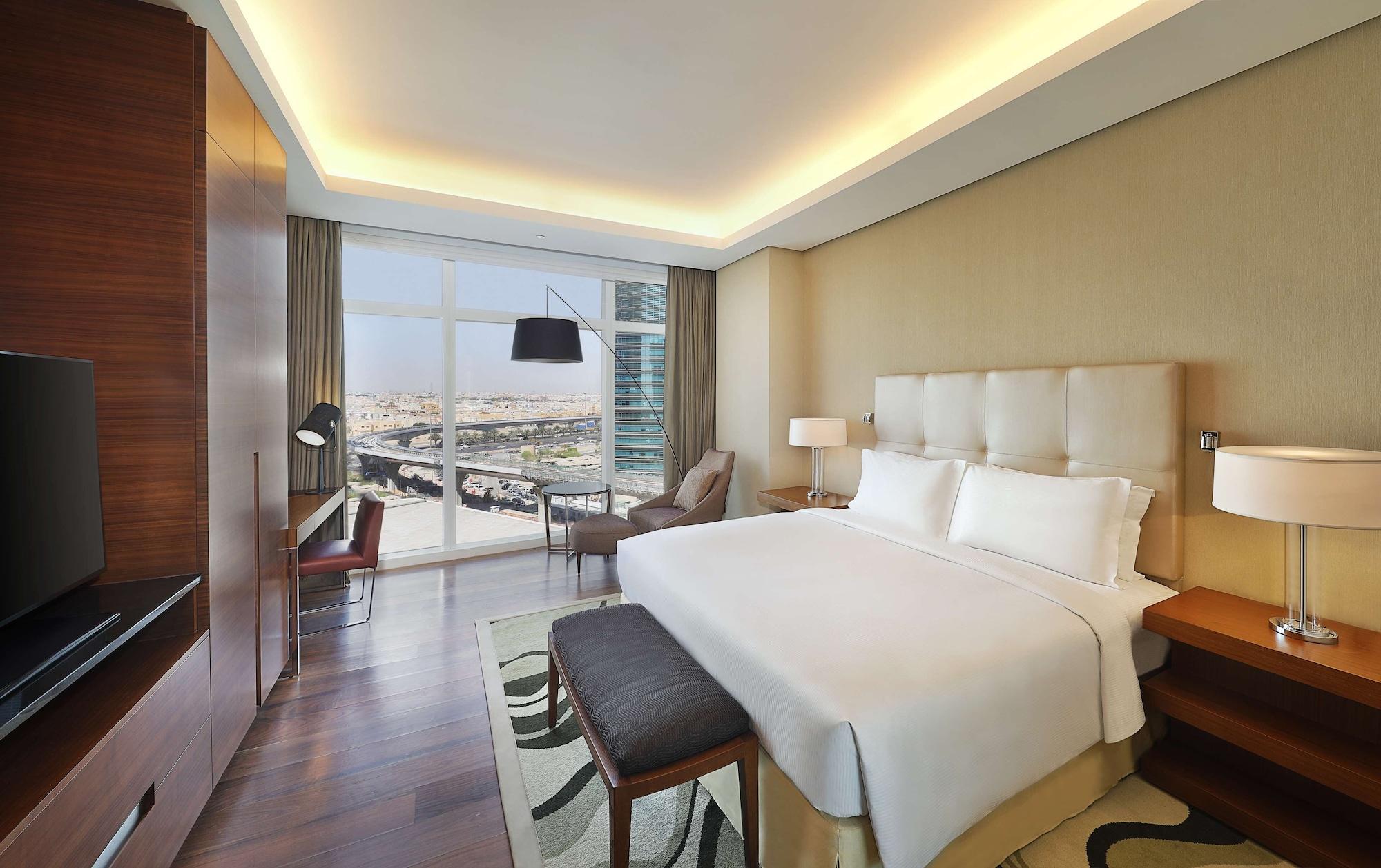 Hilton & Residences Hotel 5*
