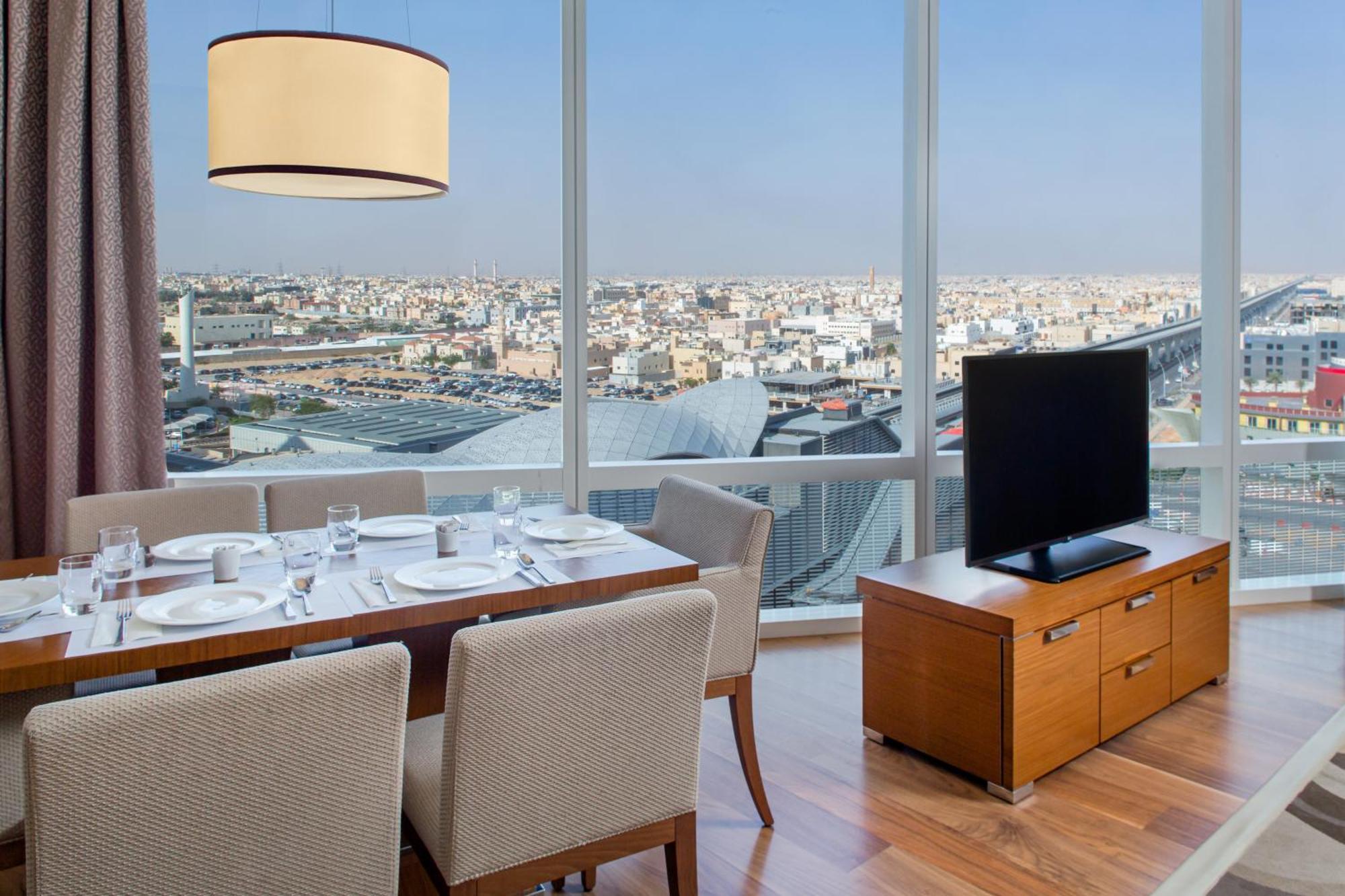 Hilton & Residences 5*