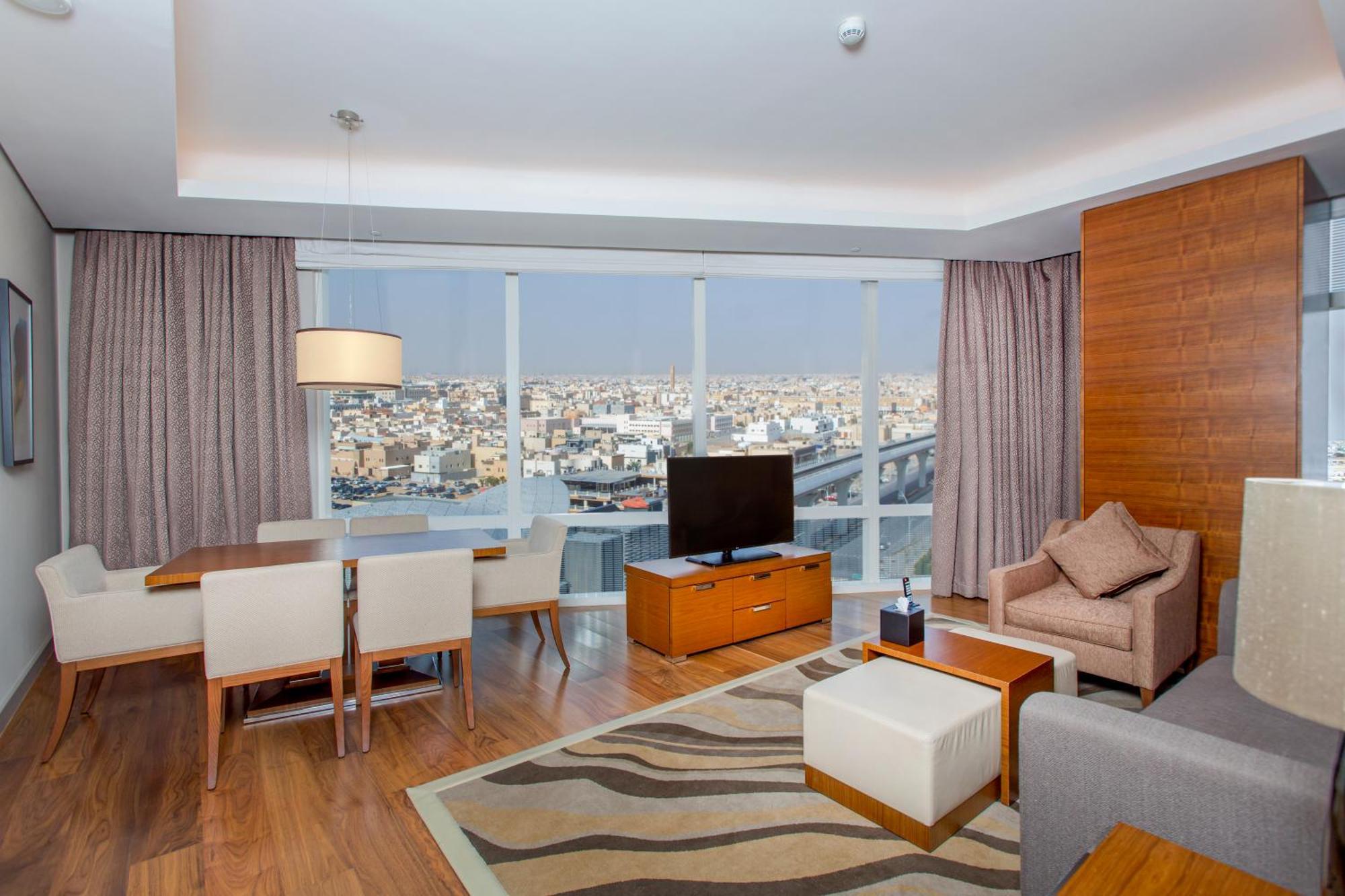 Hilton & Residences 5* Riyadh