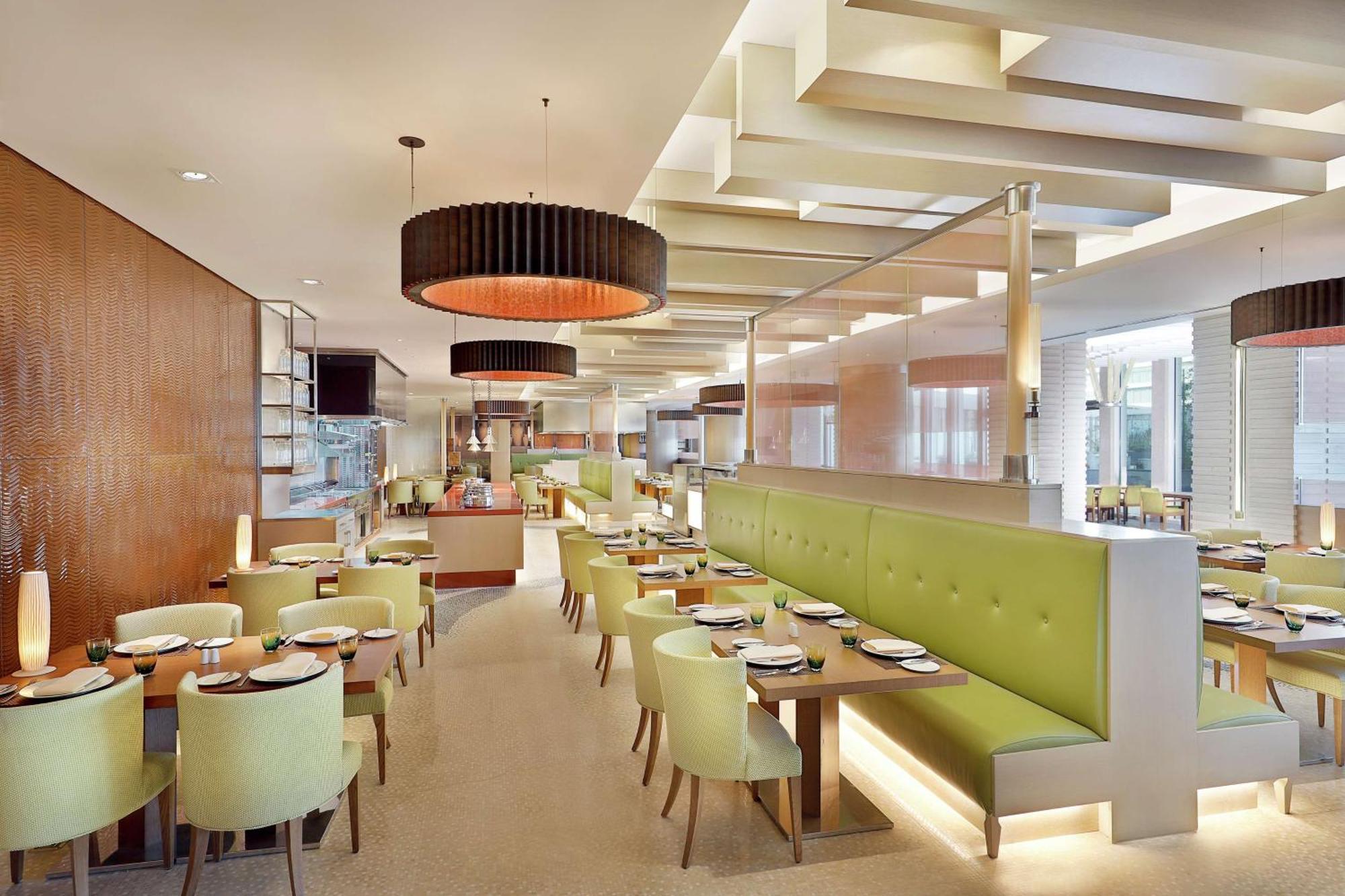 Hilton & Residences 5* Riyad