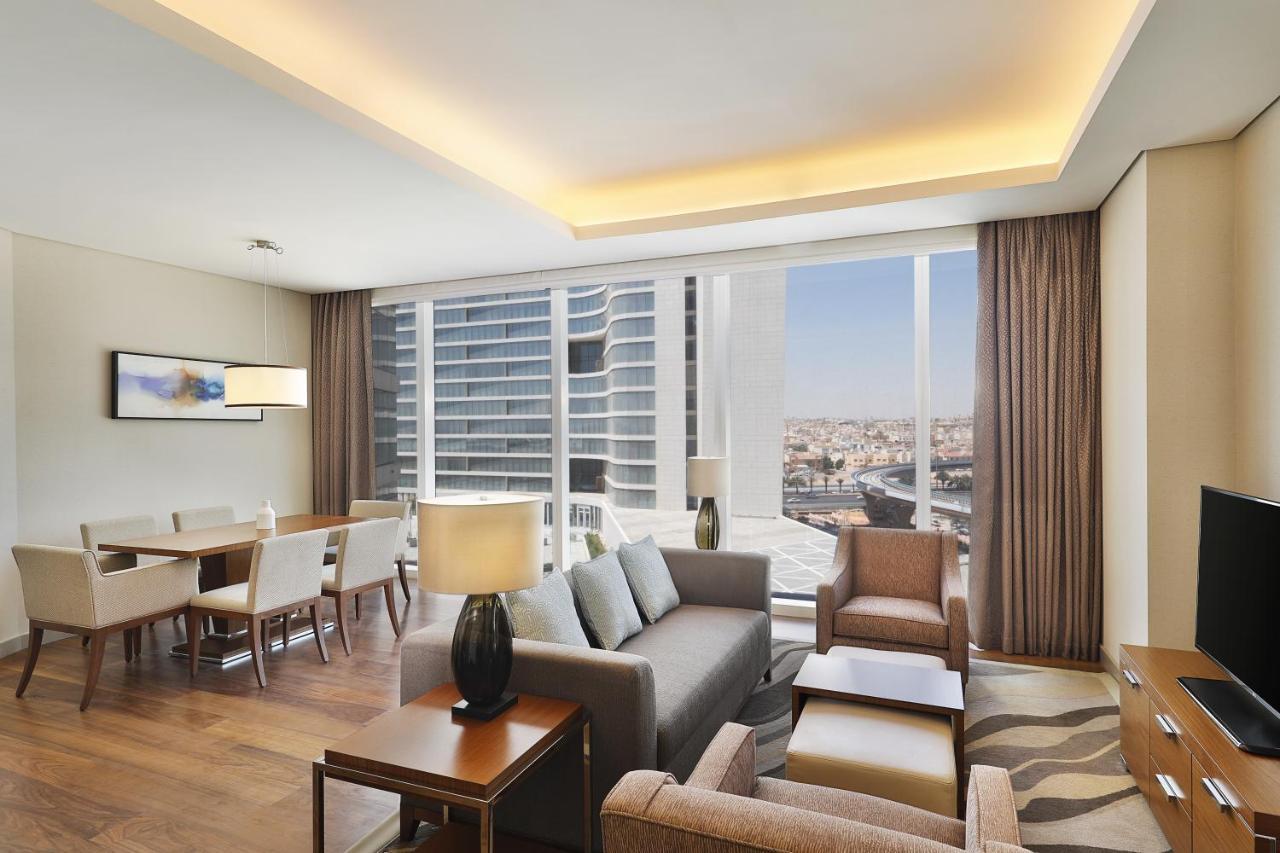 Hilton & Residences Hotel